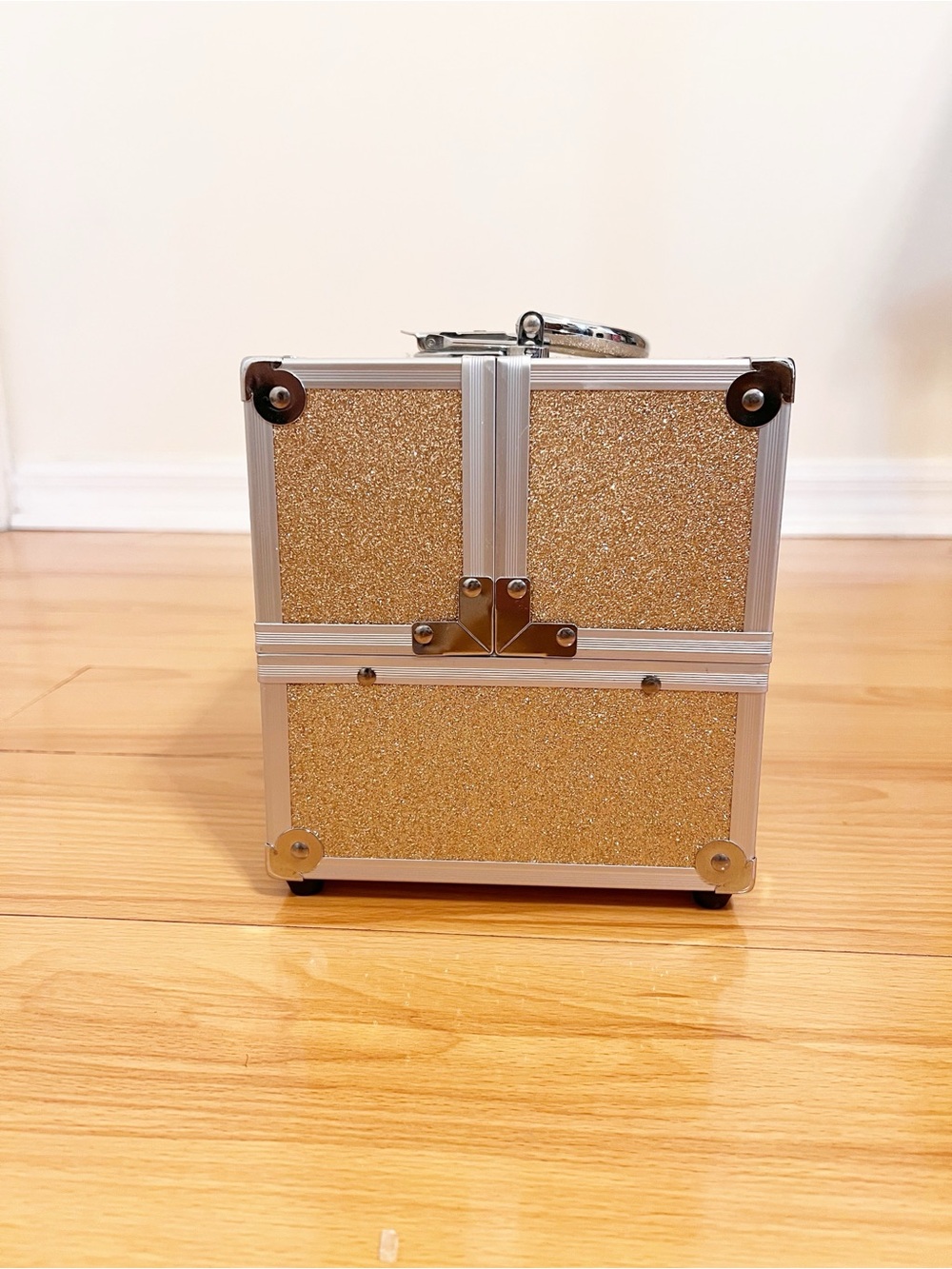 Makeup Case Storage - Picture 4 of 9